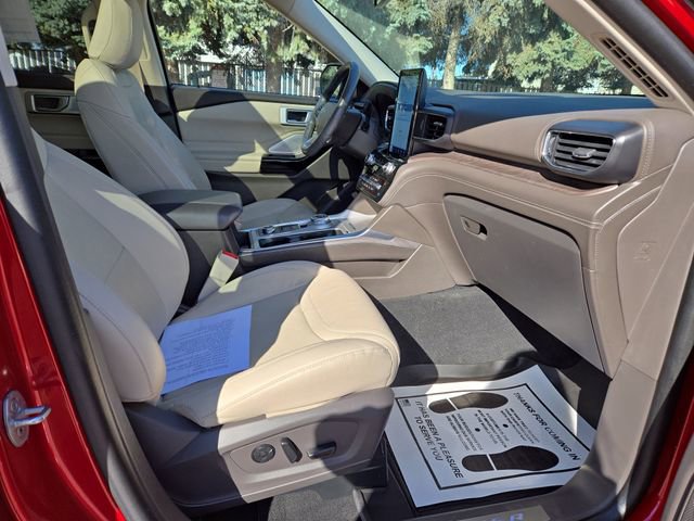 Used 2023 Ford Explorer Platinum w/ Premium Technology Package image 35