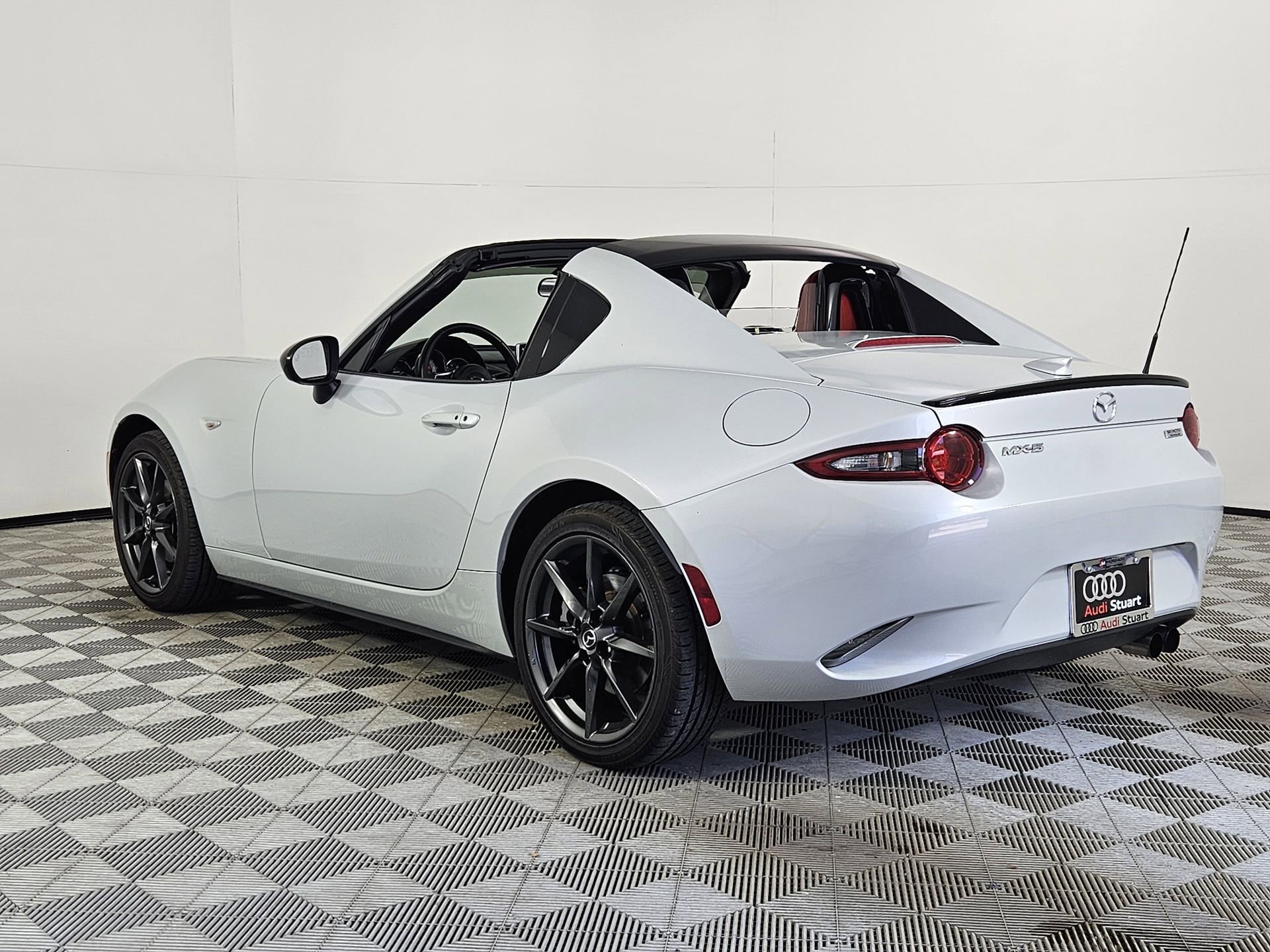 Used 2017 MAZDA MX-5 Miata RF Club RWD image 5