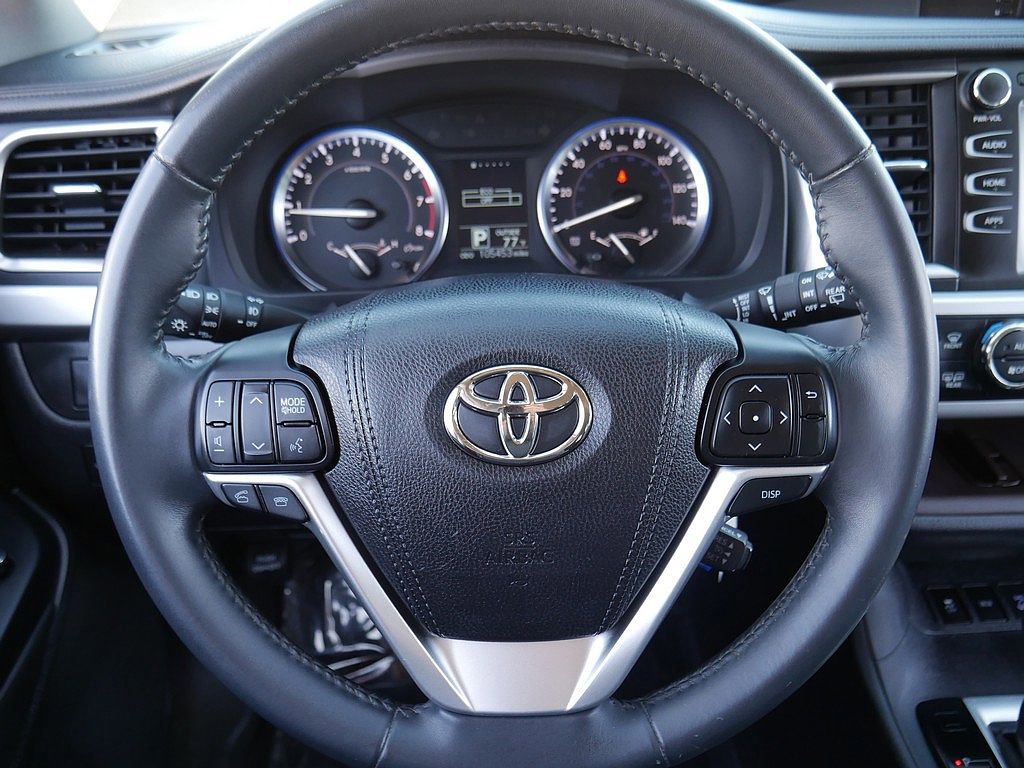 Used 2016 Toyota Highlander Plus AWD/4WD image 19