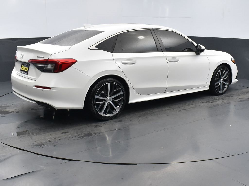 Used 2024 Honda Civic Touring image 4