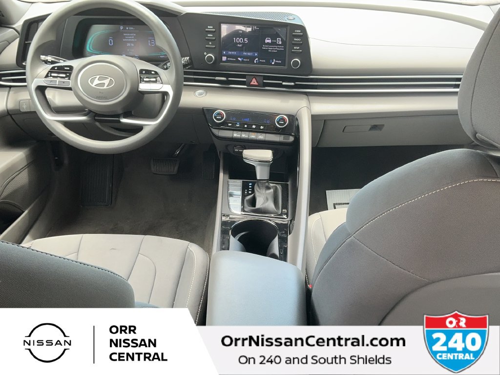Used 2025 Hyundai Elantra Hybrid FWD image 15