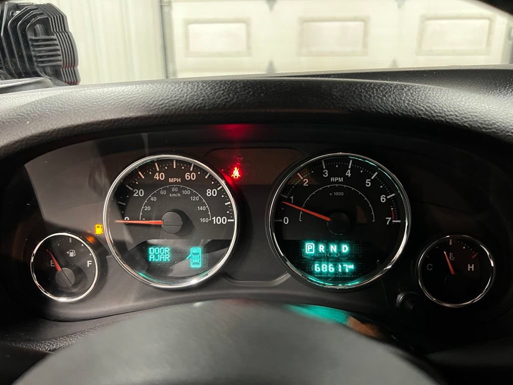 Used 2018 Jeep Wrangler Unlimited Sport w/ Connectivity Group AWD/4WD image 22
