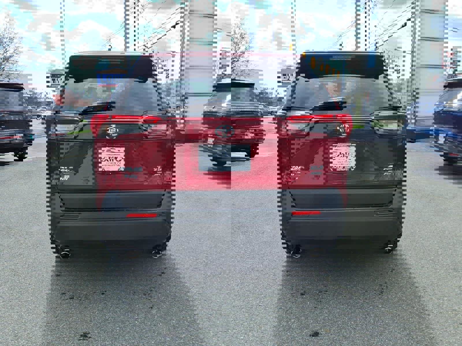 Used 2019 Toyota RAV4 XLE Premium w/ Cold Weather Package AWD/4WD image 6