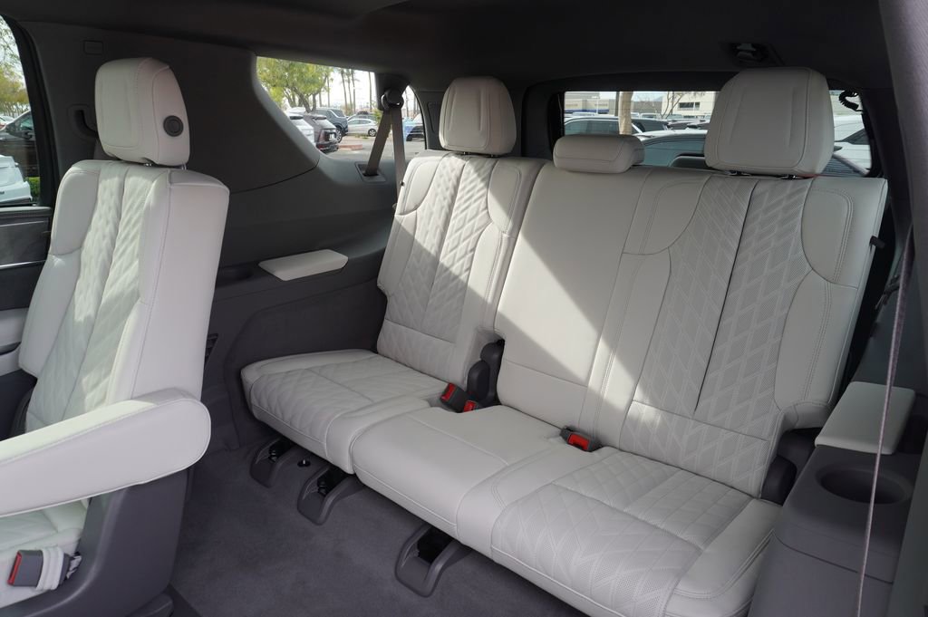 New 2026 Cadillac Escalade IQL Luxury image 9