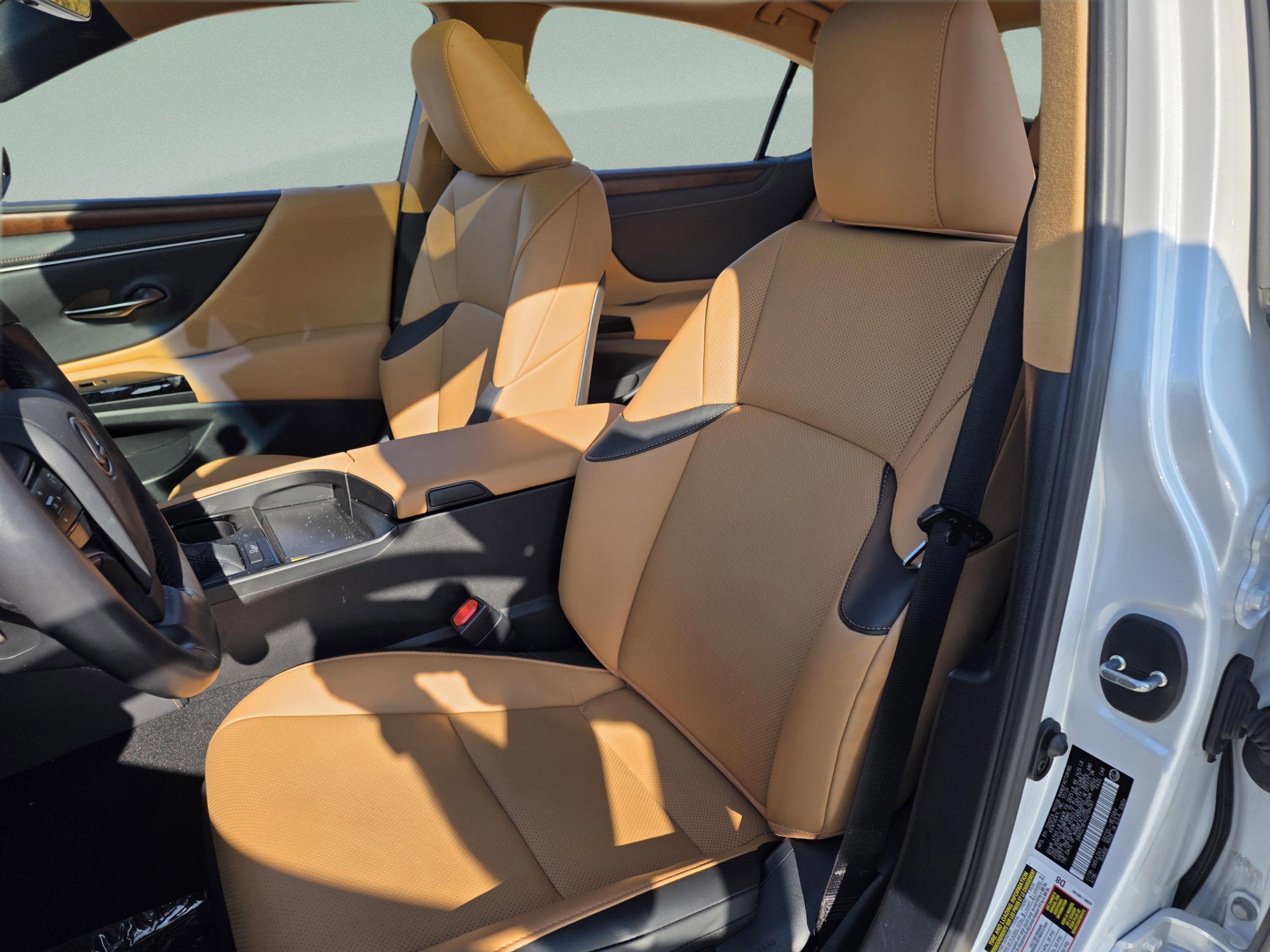 Used 2025 Lexus ES 350 w/ Premium Package image 13