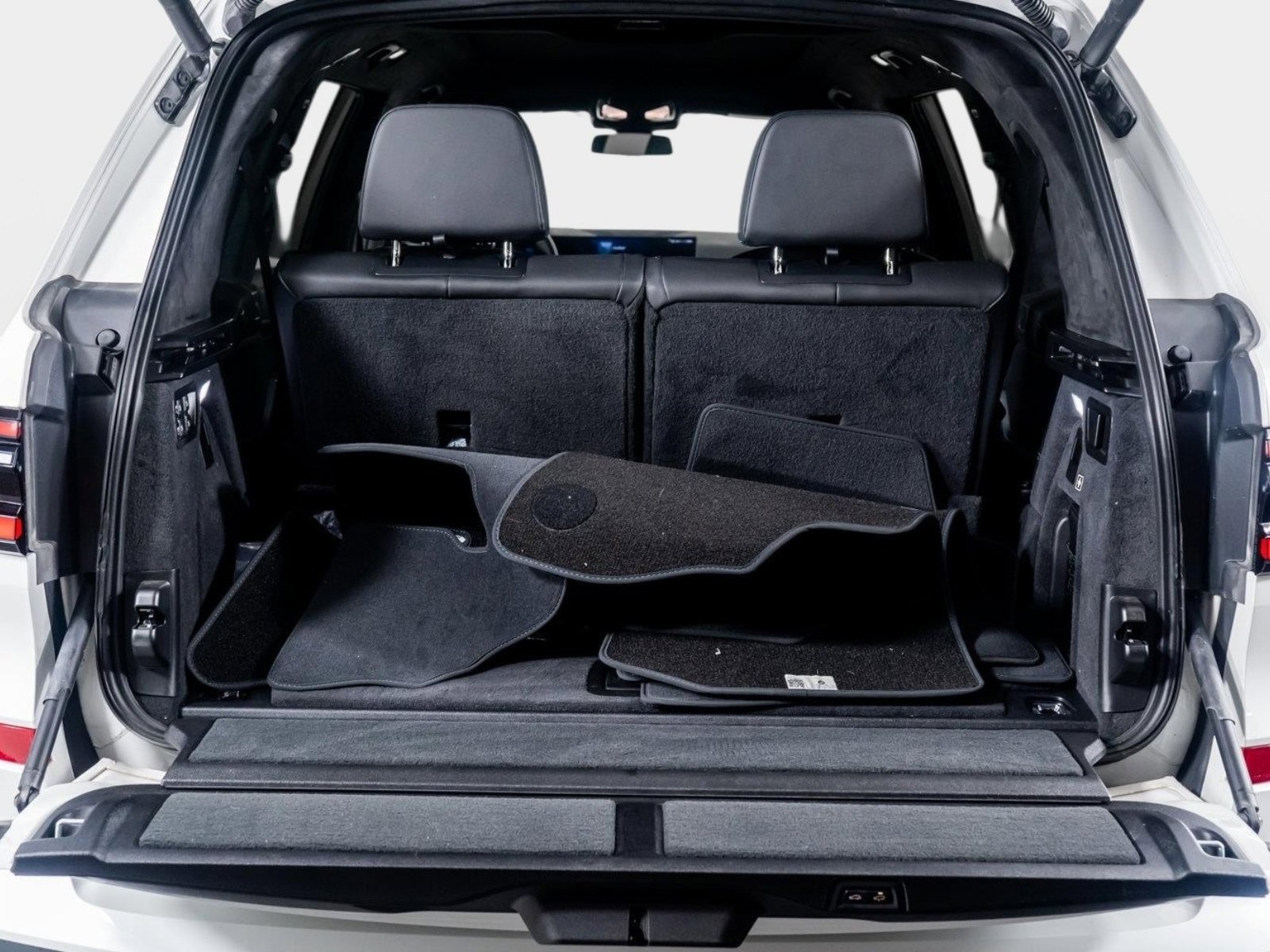 Used 2025 BMW X7 M60i image 57