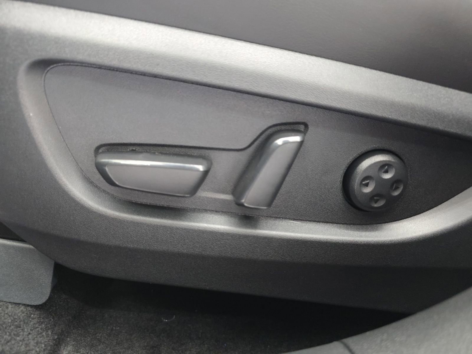 New 2025 INFINITI QX50 Luxe image 26