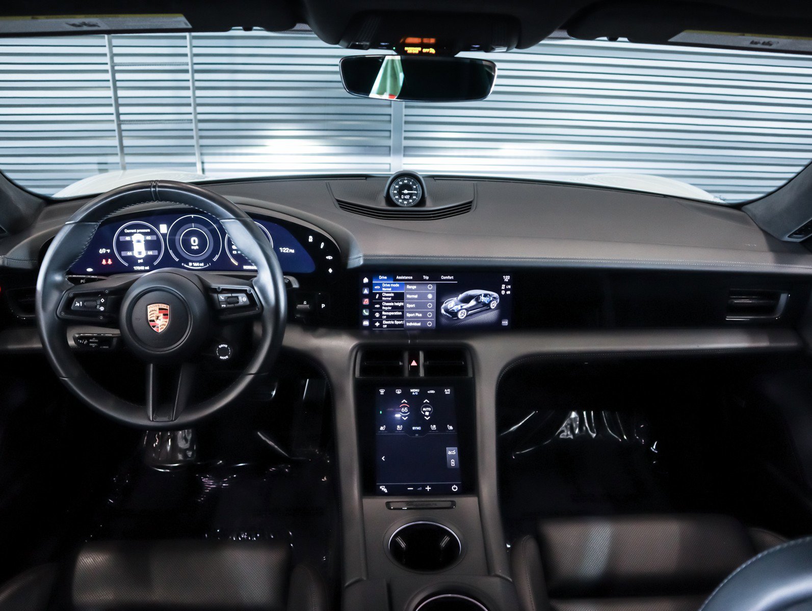 Used 2022 Porsche Taycan GTS image 12