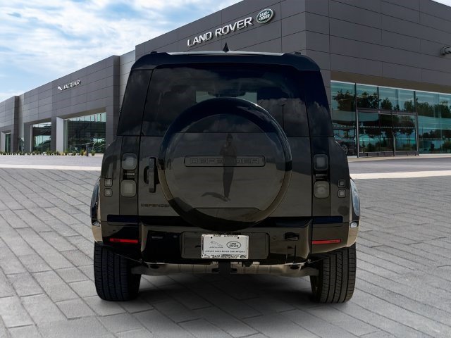 Certified 2026 Land Rover Defender 110 X-Dynamic SE AWD/4WD image 4