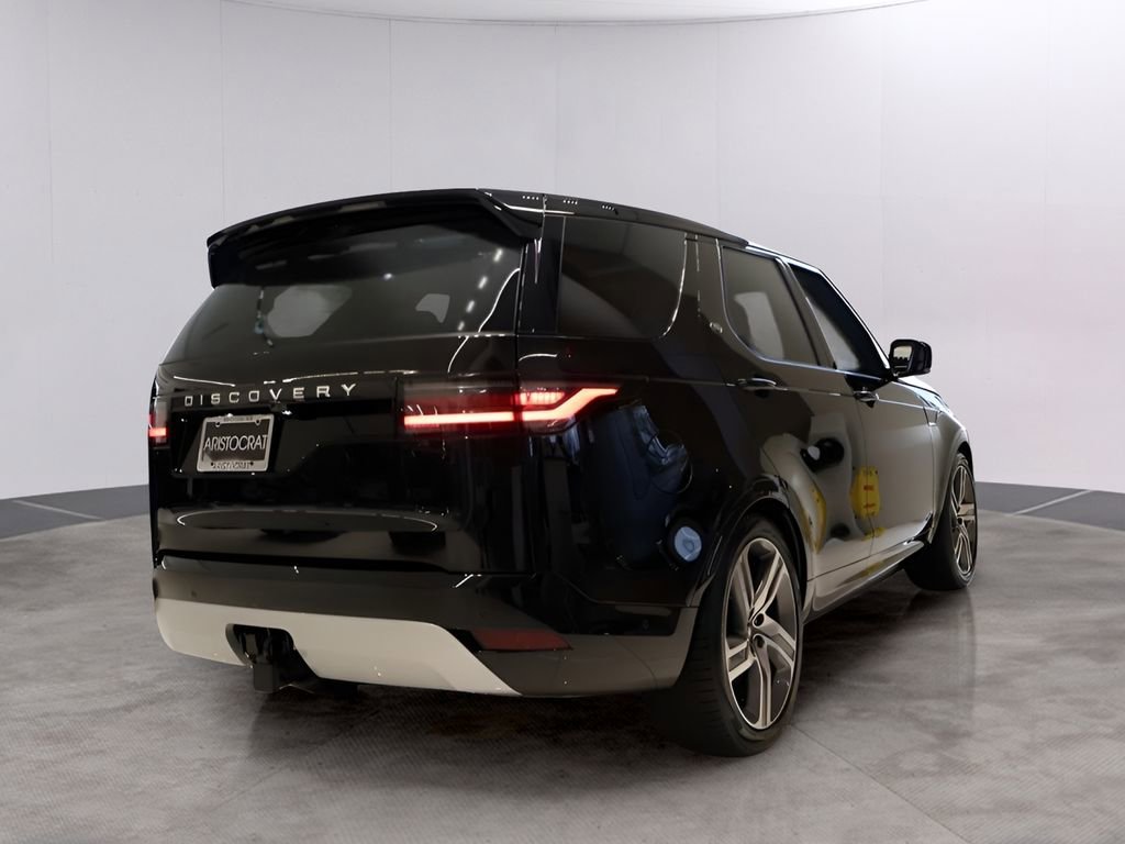 Certified 2025 Land Rover Discovery Metropolitan Edition image 10