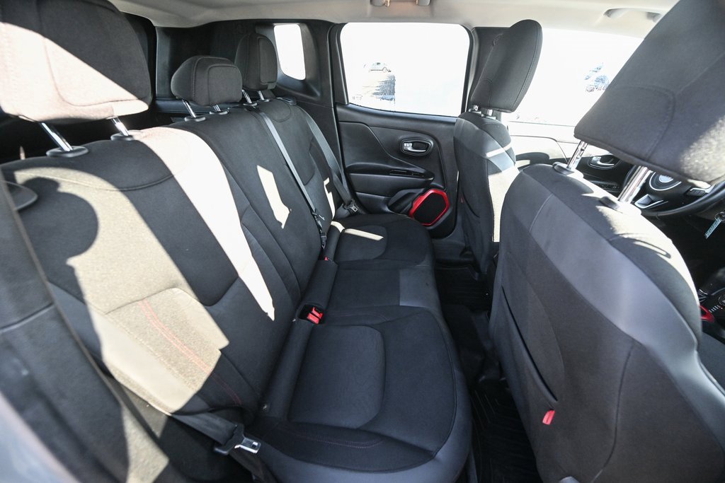 Used 2015 Jeep Renegade Trailhawk image 25