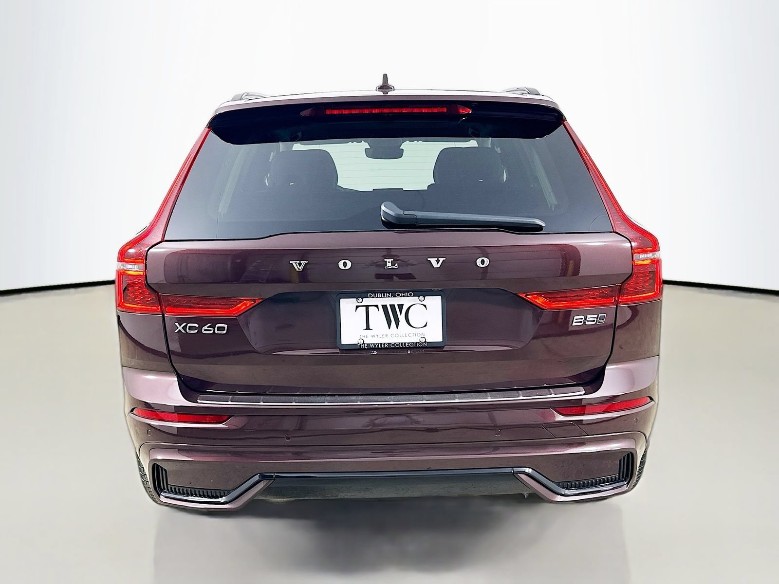 New 2026 Volvo XC60 B5 Ultra w/ Protection Package Premier AWD/4WD image 6