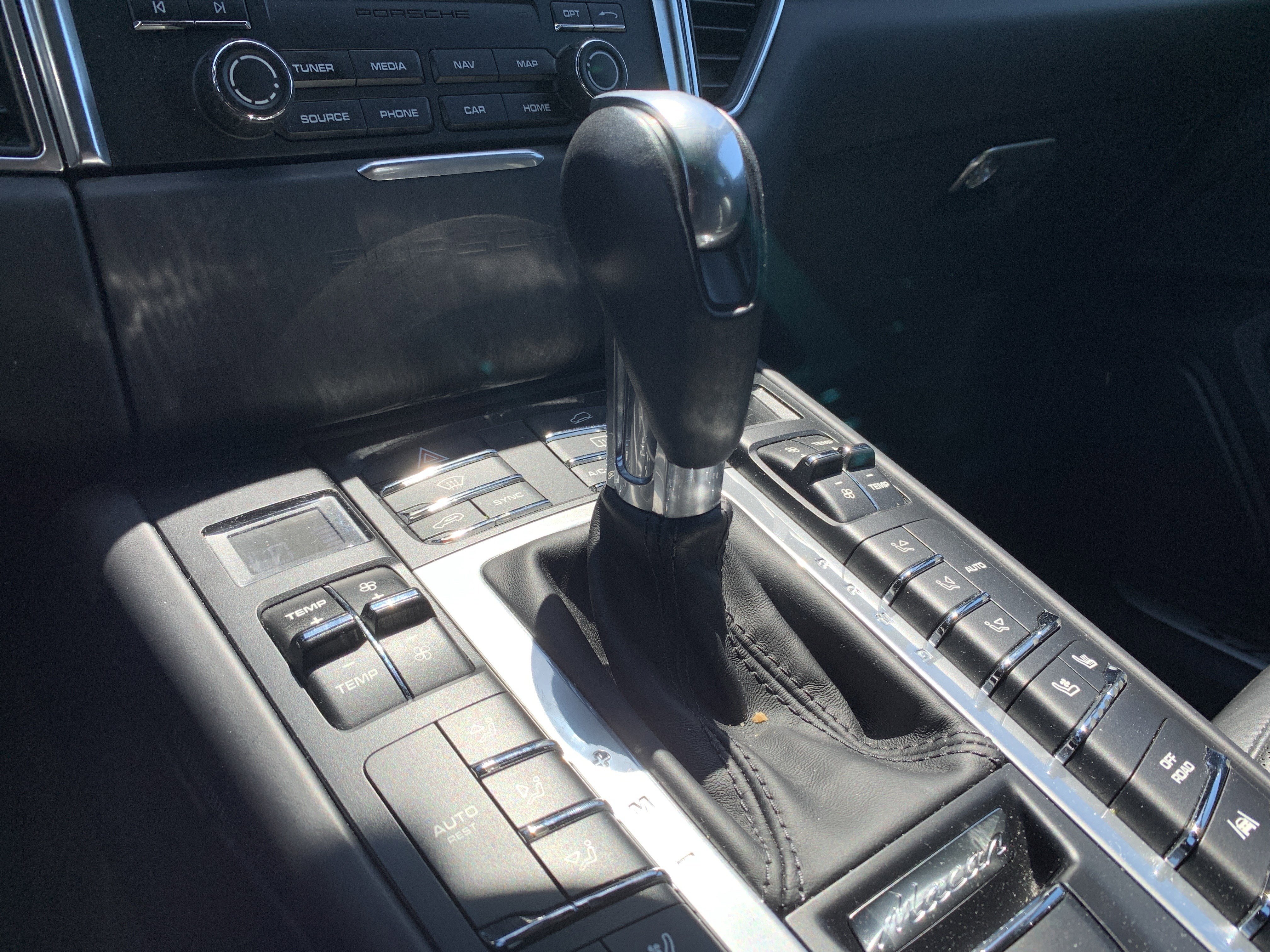 Used 2018 Porsche Macan GTS AWD/4WD image 26