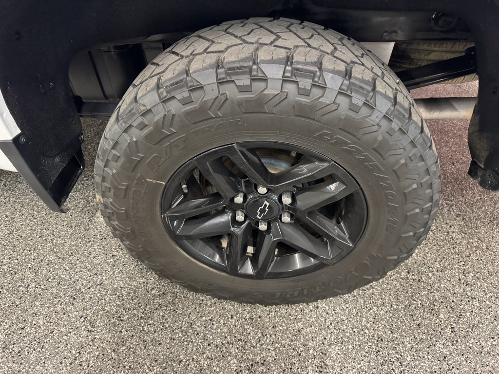 Used 2021 Chevrolet Silverado 1500 LT Trail Boss w/ Bed Protection Package image 16