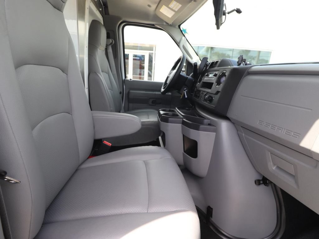 Certified 2024 Ford E-350 and Econoline 350 Super Duty w/ Power Windows & Locks Group RWD image 17