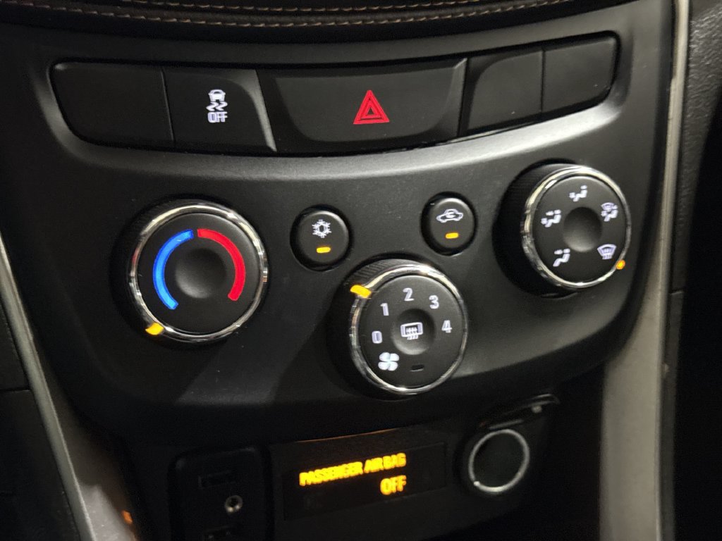 Used 2020 Chevrolet Trax LT FWD image 16