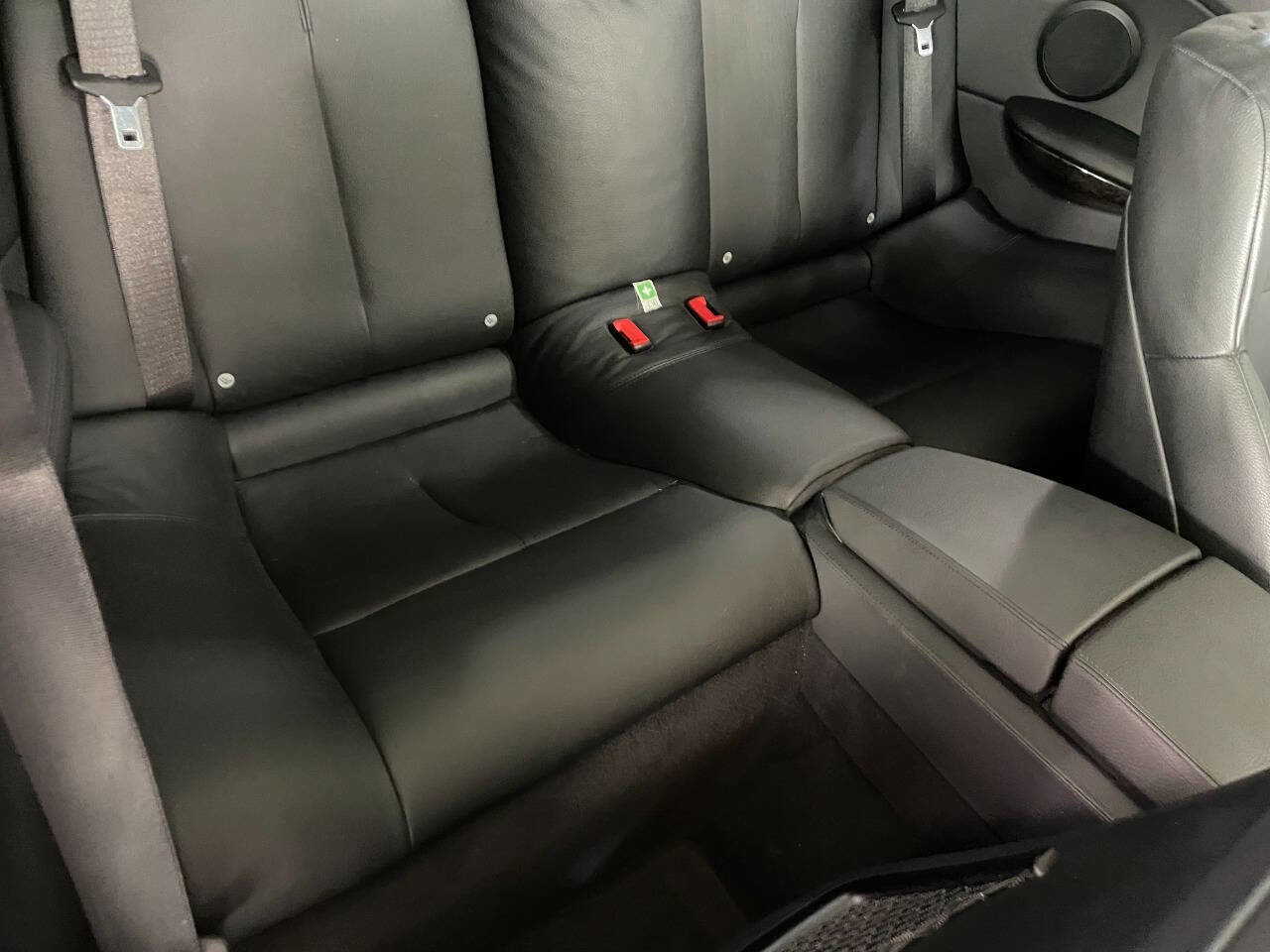 Used 2009 BMW 650i Coupe w/ Sport Pkg RWD image 23