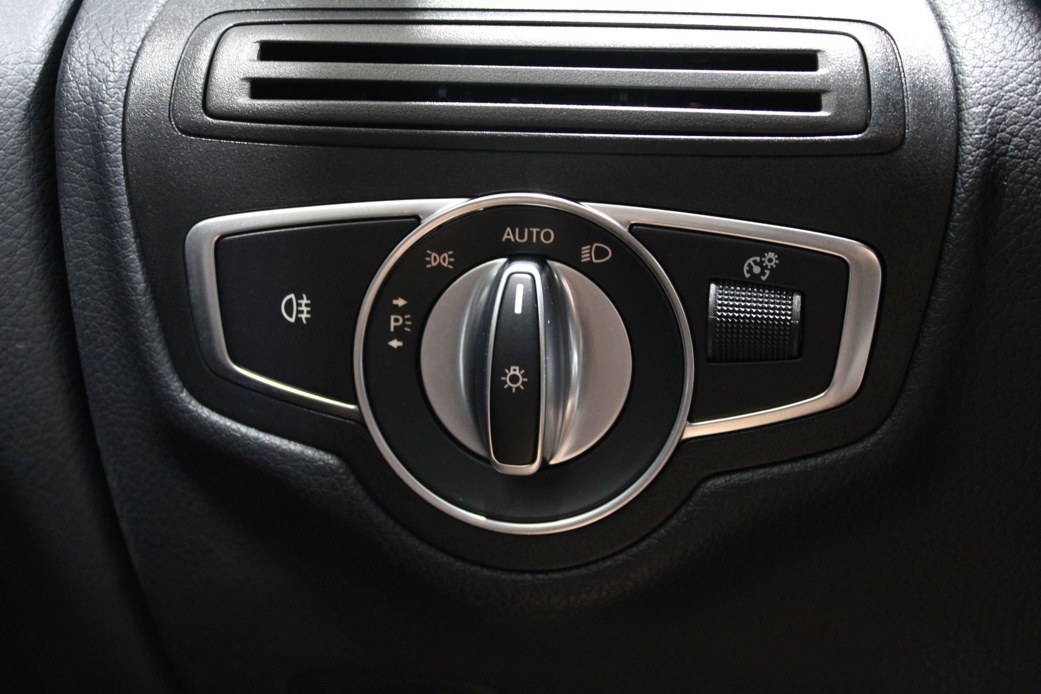 Used 2021 Mercedes-Benz GLC 300 image 43