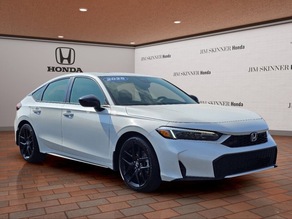 Used 2025 Honda Civic Sport image 3