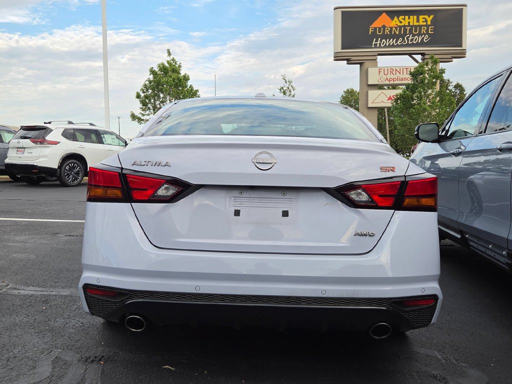 Used 2024 Nissan Altima 2.5 SR w/ SR Premium Package AWD/4WD image 37