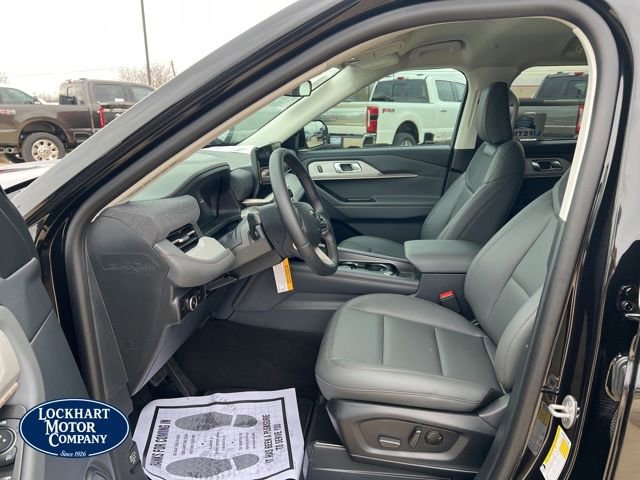 New 2026 Ford Explorer Active w/ Active Comfort Package RWD image 9