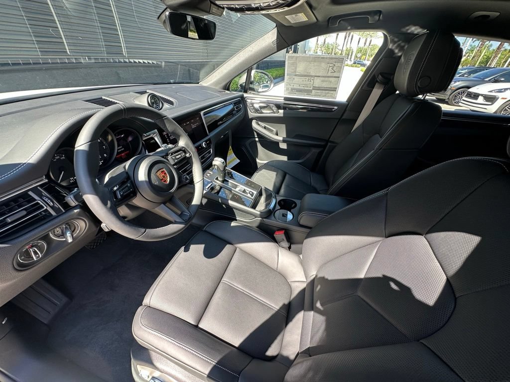 Used 2026 Porsche Macan Turbo AWD/4WD image 4