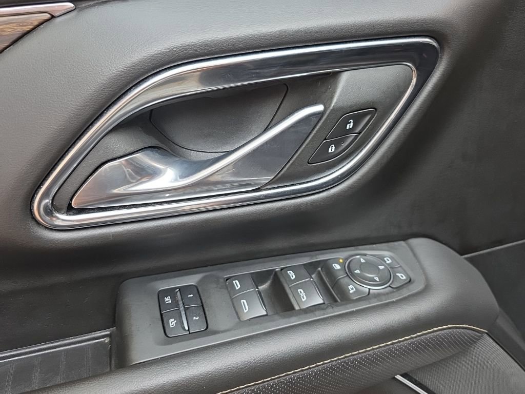Used 2023 Chevrolet Suburban Premier image 24