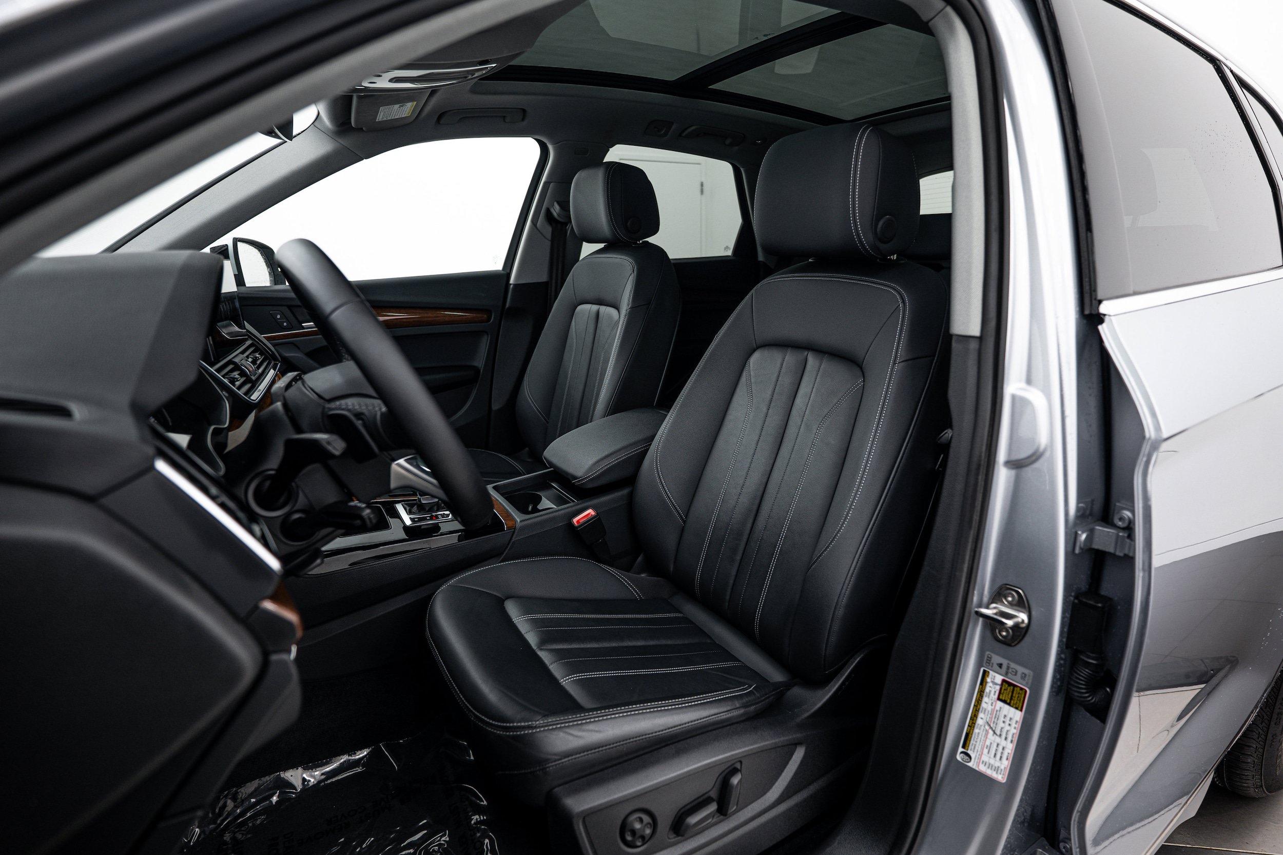 Certified 2023 Audi Q5 2.0T Premium w/ Convenience Package AWD/4WD image 16