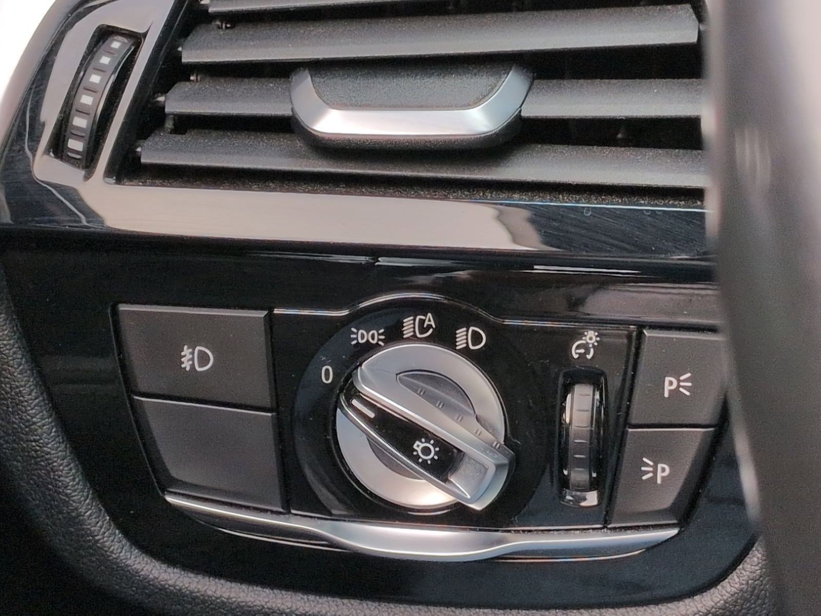 Used 2019 BMW 540i w/ M Sport Package image 21