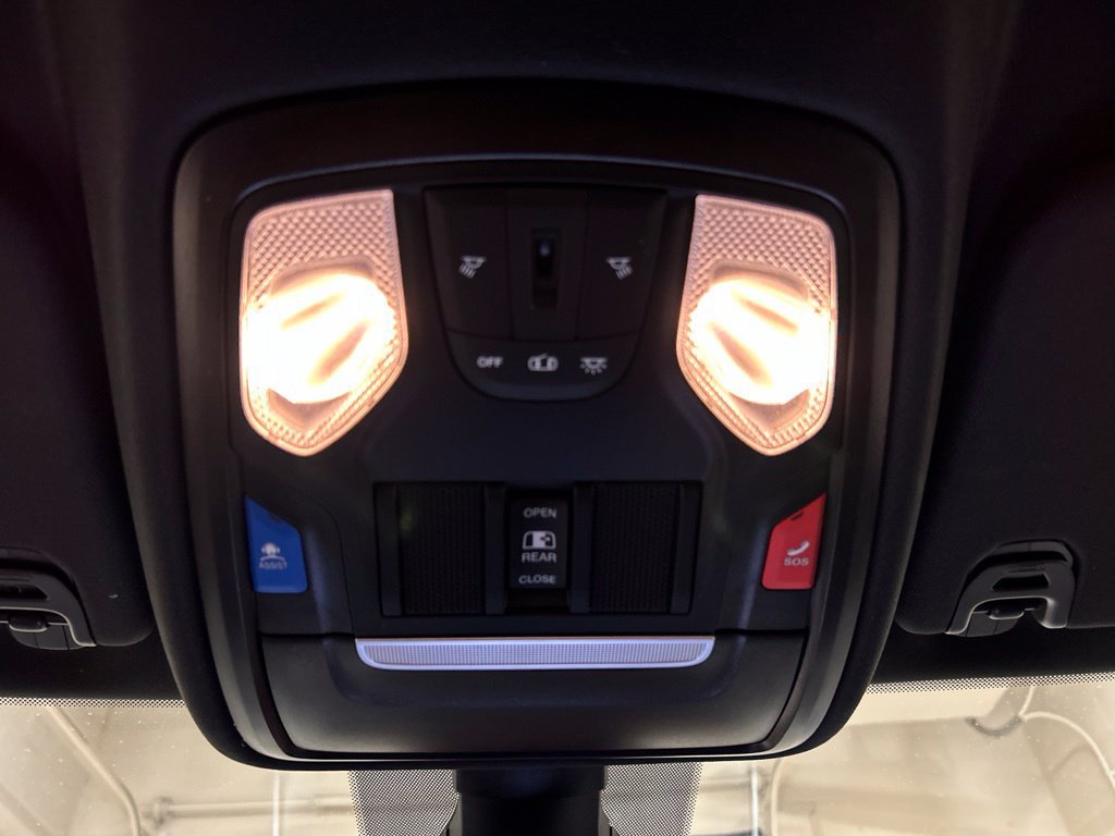 Used 2023 RAM 1500 Big Horn AWD/4WD image 24