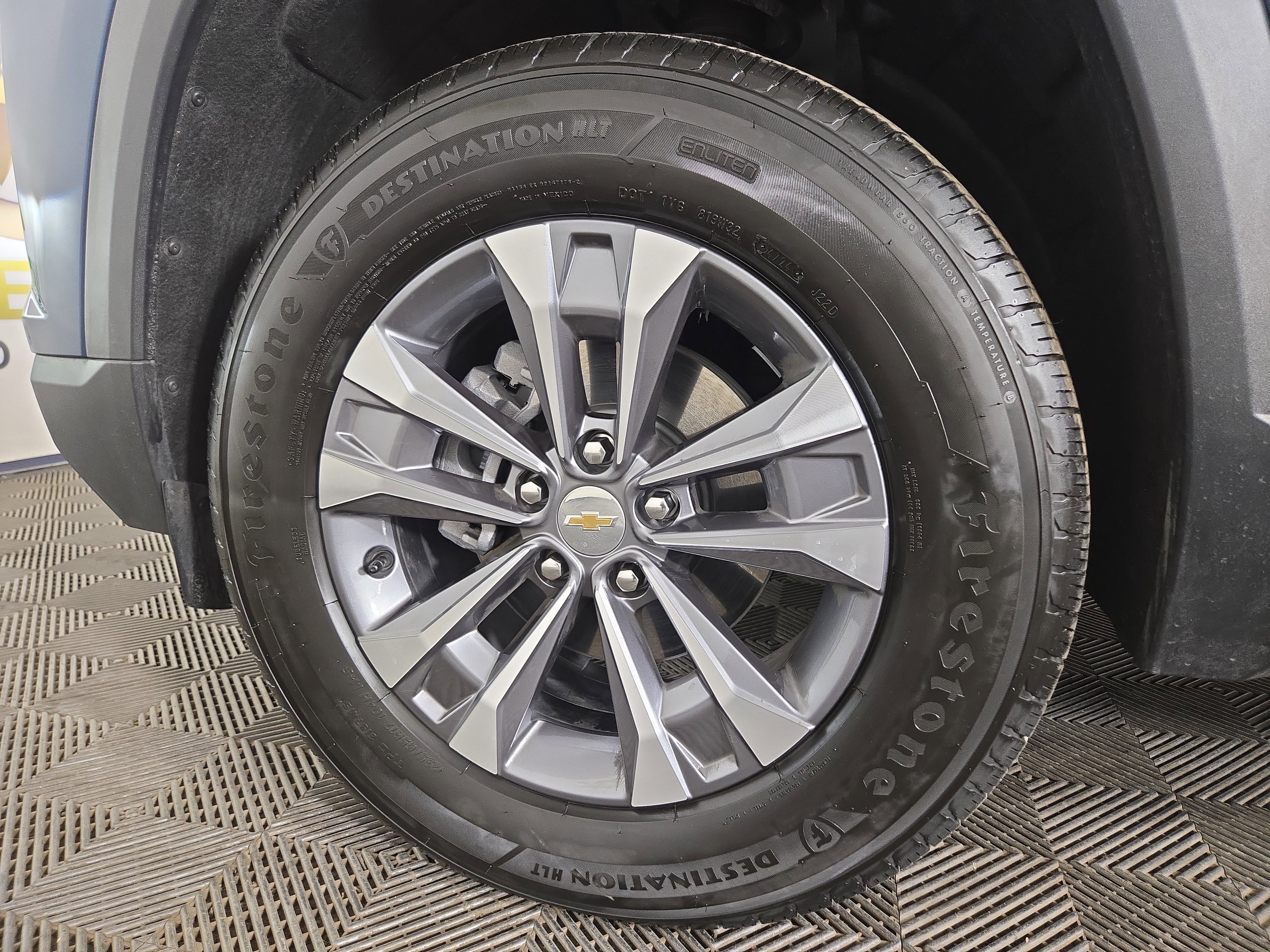 Used 2025 Chevrolet Equinox LT w/ Convenience Package II image 34