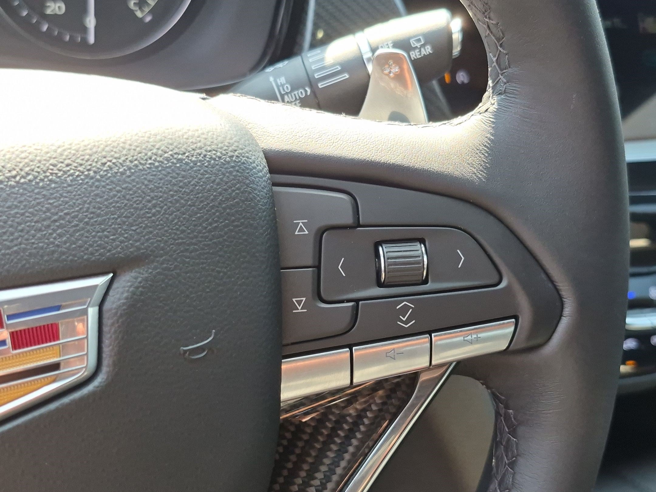 Used 2023 Cadillac XT6 Sport w/ Technology Package AWD/4WD image 20