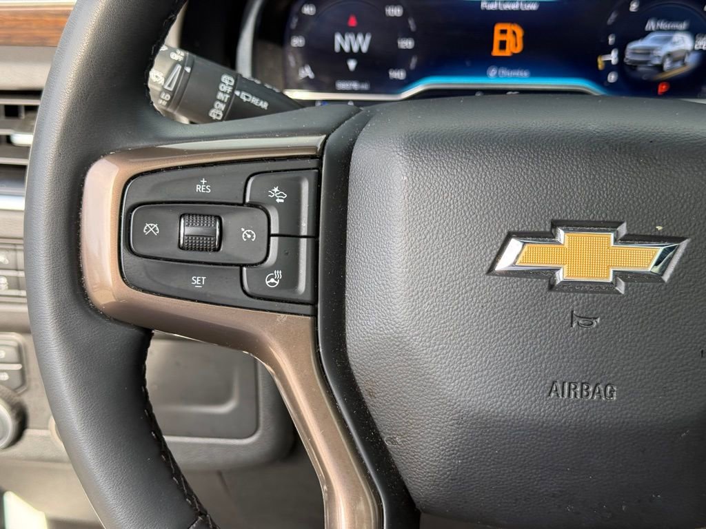 Used 2023 Chevrolet Tahoe High Country w/ Premium Package 2 AWD/4WD image 17