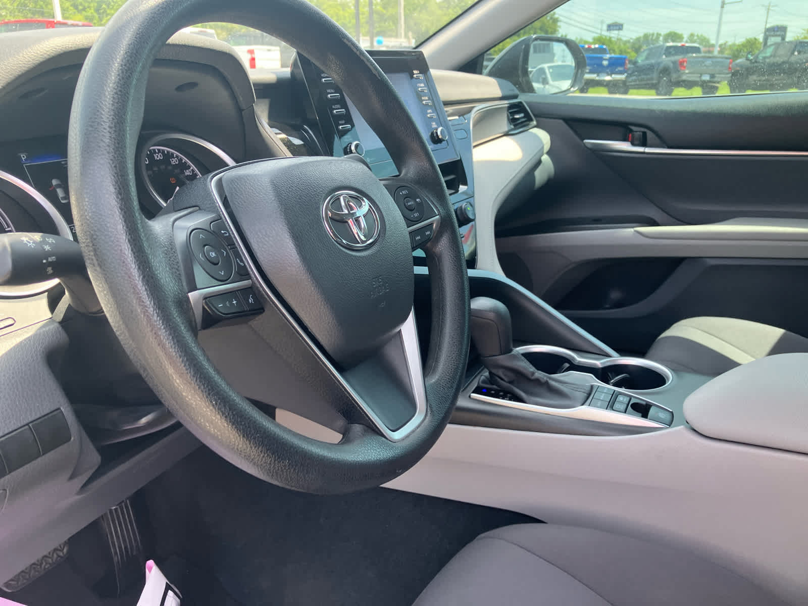 Used 2024 Toyota Camry LE FWD image 9