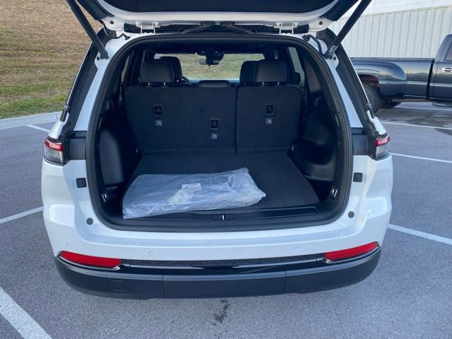 New 2025 Jeep Grand Cherokee Limited image 7