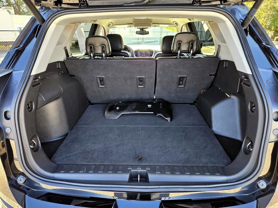 Used 2020 GMC Terrain SLT w/ Preferred Package image 12