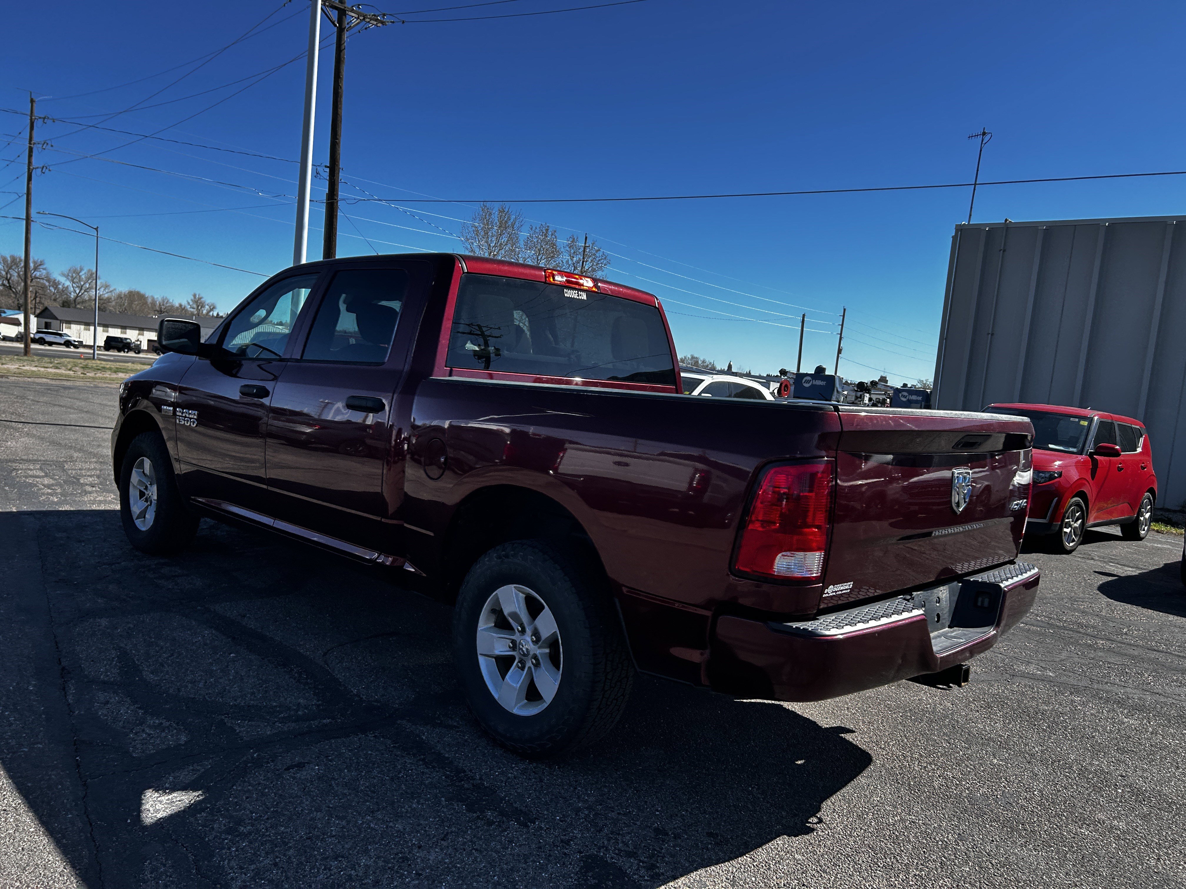 Used 2018 RAM 1500 Express image 3