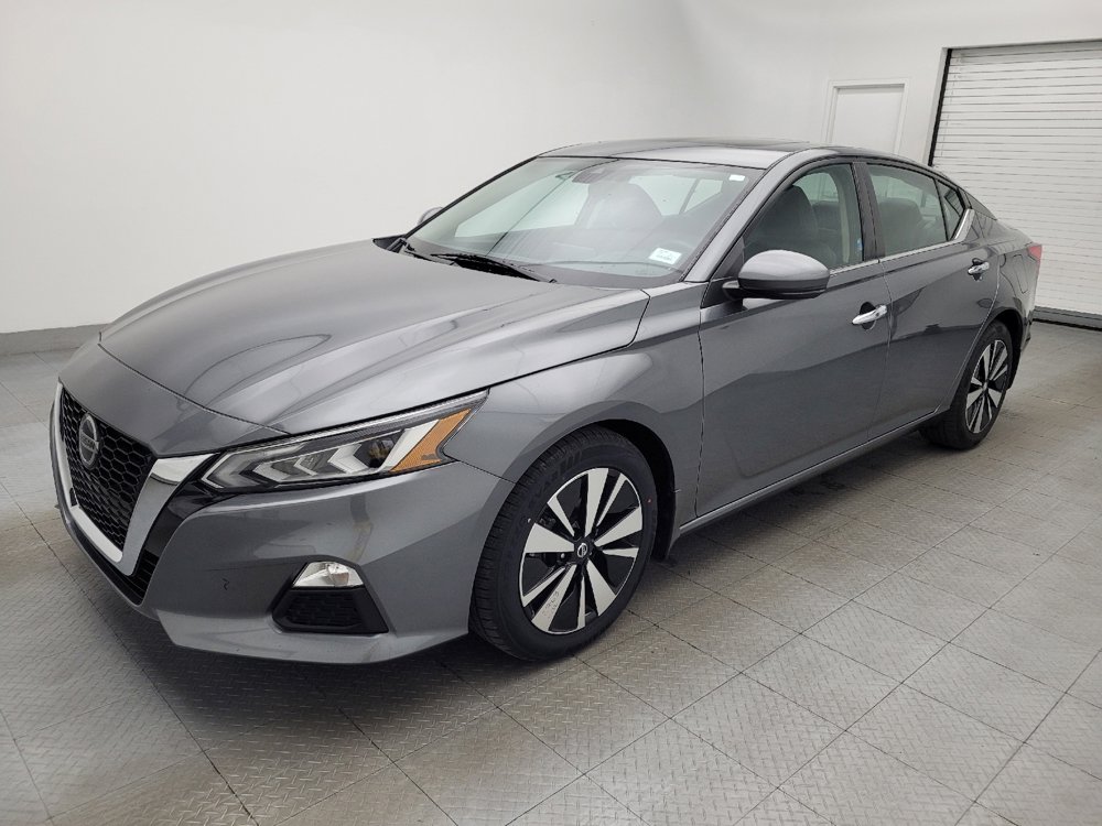 Used 2021 Nissan Altima 2.5 SV w/ SV Premium Package image 2