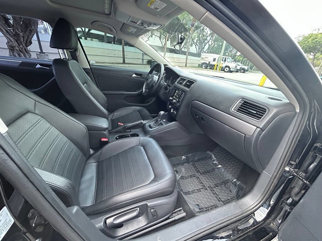 Used 2014 Volkswagen Jetta SEL FWD image 30