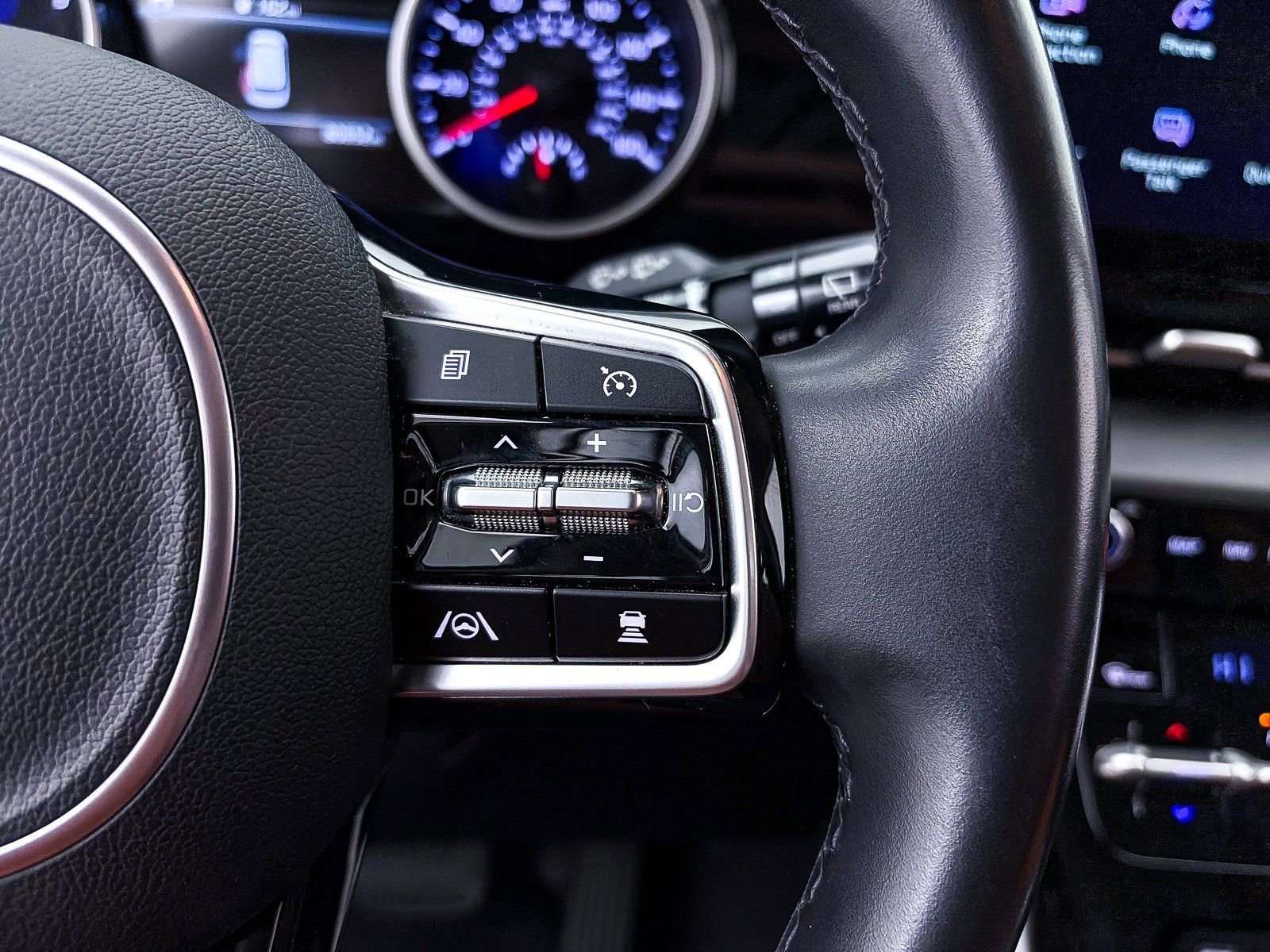 Used 2022 Kia Carnival SX image 33