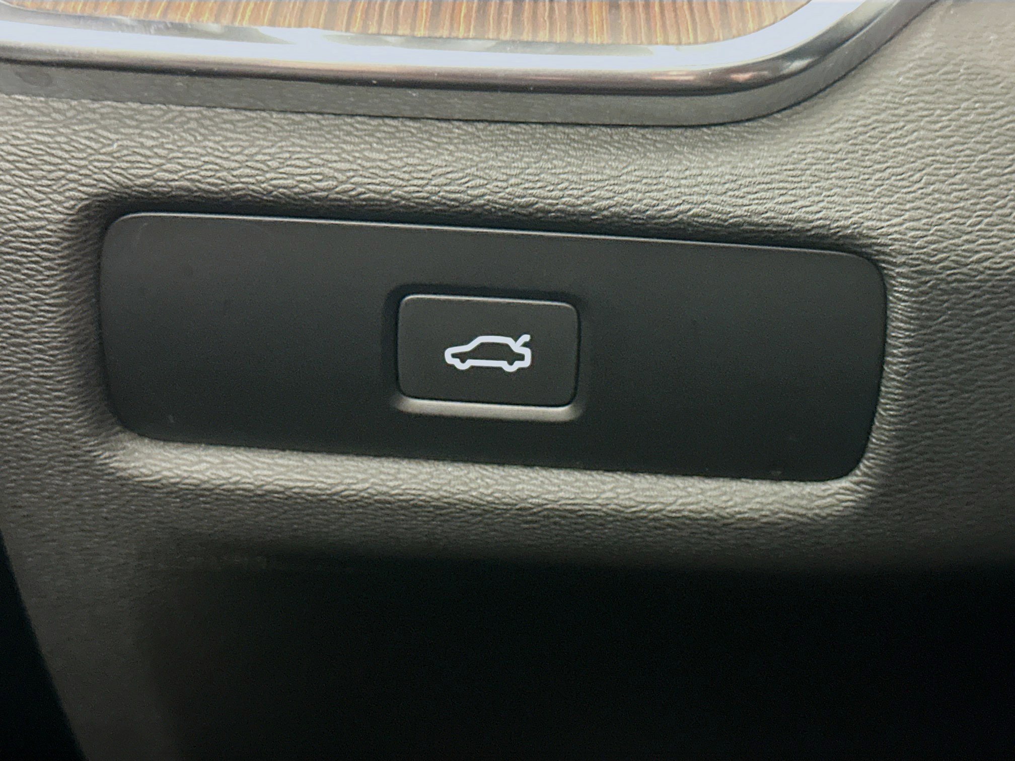 Used 2024 Volvo S60 B5 Plus image 17