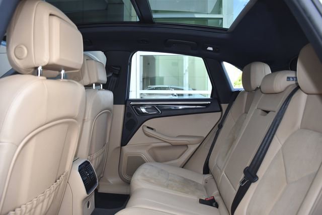 Used 2019 Porsche Macan AWD/4WD image 24
