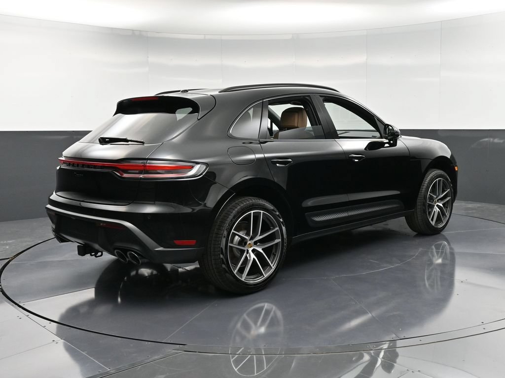 Certified 2026 Porsche Macan AWD/4WD image 8