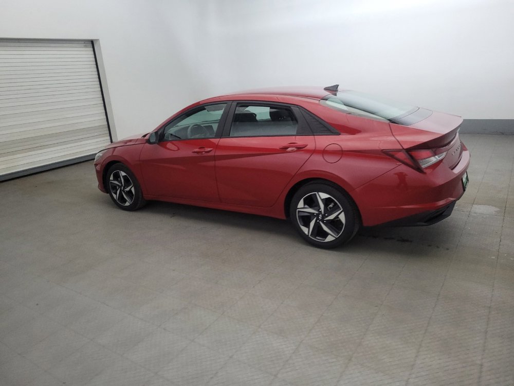 Used 2023 Hyundai Elantra SEL w/ Convenience Package FWD image 3
