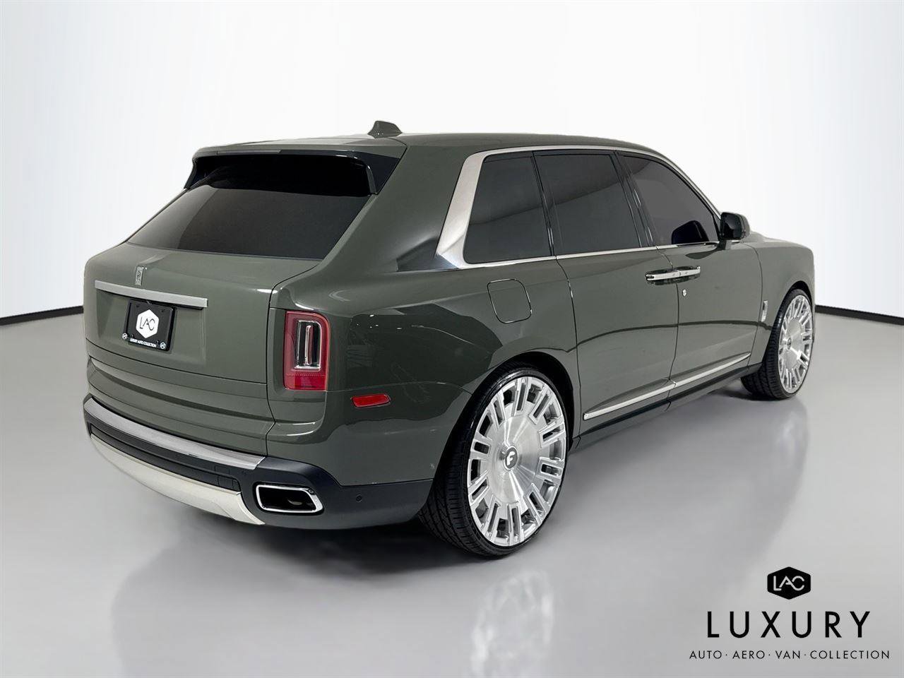 Used 2024 Rolls-Royce Cullinan w/ Technology Package AWD/4WD image 6