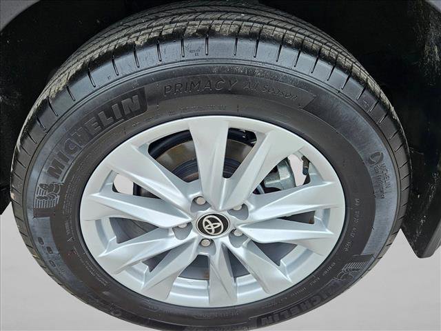 Used 2024 Toyota Corolla Cross LE w/ Moonroof Package FWD image 22