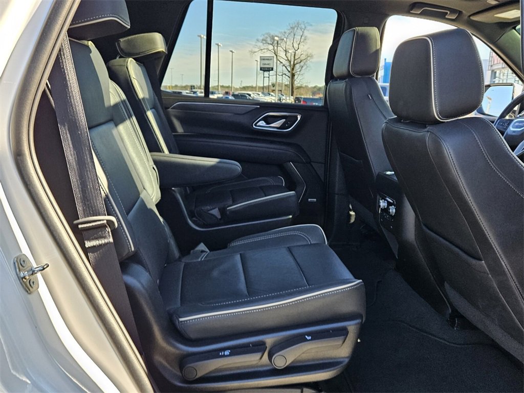 Used 2022 GMC Yukon SLT w/ SLT Premium Package image 15