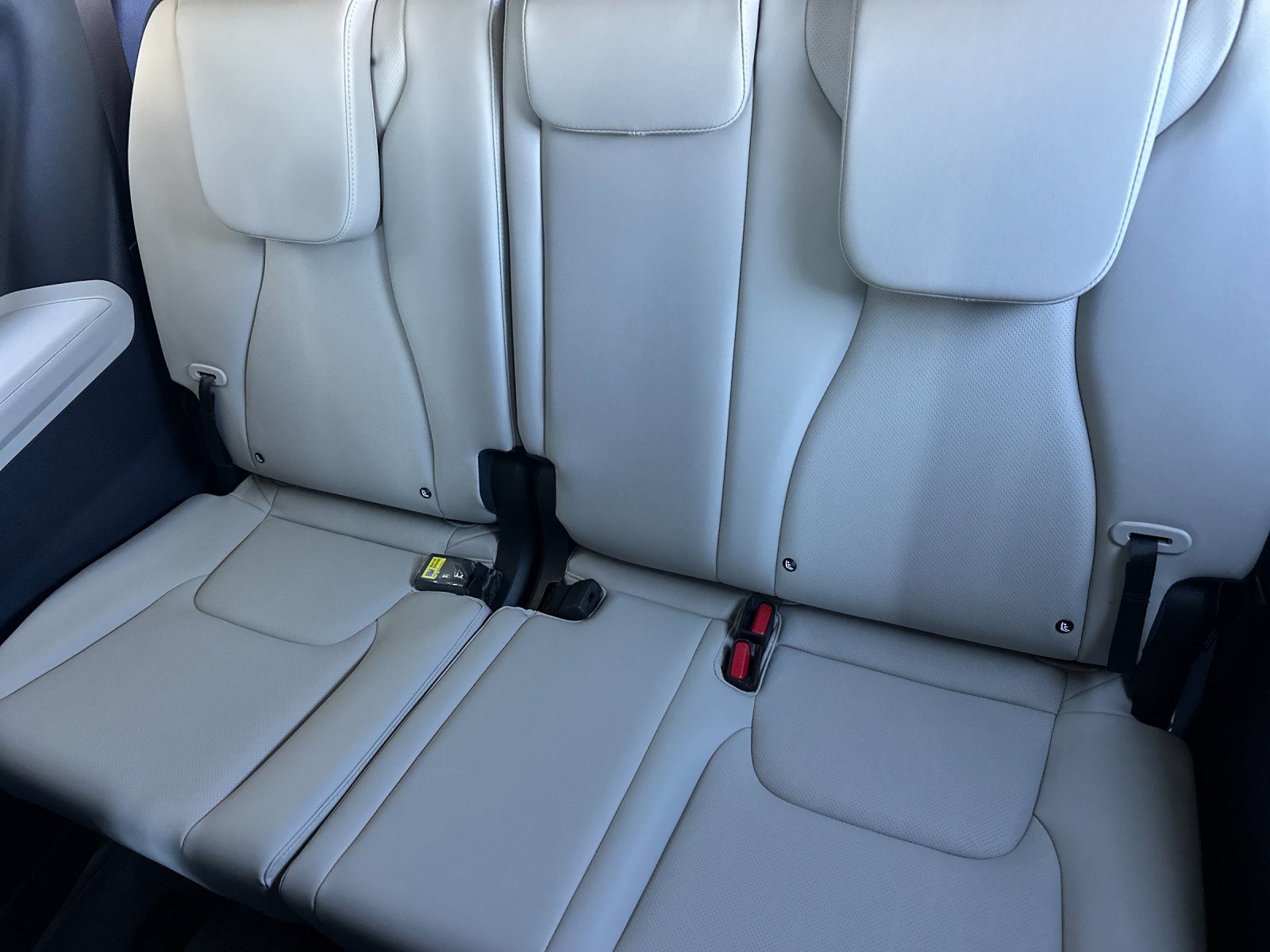 New 2026 Kia Carnival EX FWD image 15