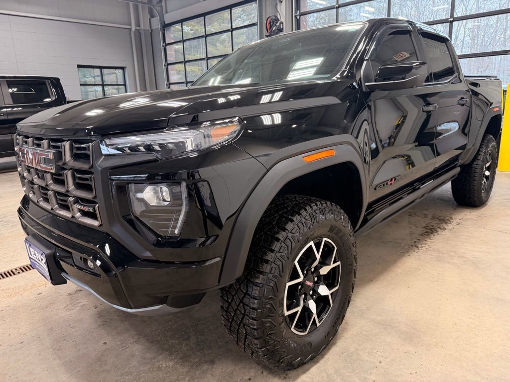 Used 2024 GMC Canyon AT4X image 4