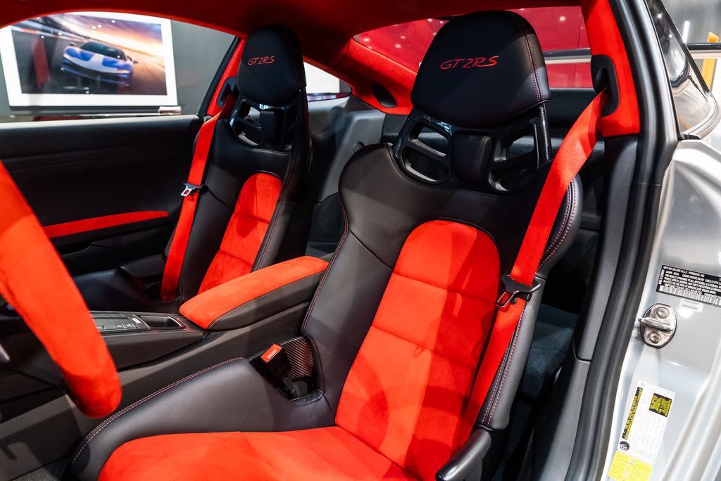 Used 2018 Porsche 911 GT2 RS RWD image 4
